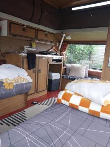 Postel nebo postele na pokoji v ubytování Blissful Rental Caravan hire and Bnb
