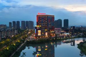 Linna Nanhai üldine vaade või majutusasutusest Ramada Foshan Nanhai pildistatud vaade