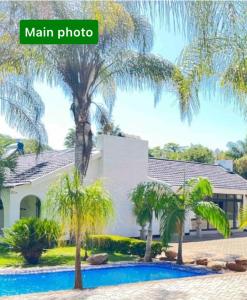 Hồ bơi trong/gần Hillside exquisite executive lodge +10 ảnh