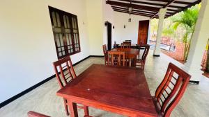 Imagine din galeria proprietății Sigiriya Rock View Elephant Corridor Hotel în Sigiriya