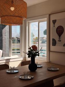 Posezení v ubytování Cozy private room B in S Central LA