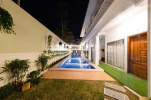 Hồ bơi trong/gần DKD TRIO Hotel