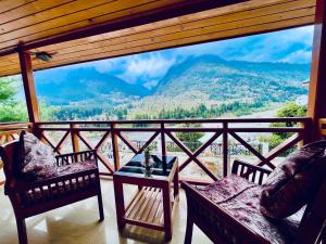 Splošen pogled na gorovje oz. razgled na gore, ki ga ponuja hotel