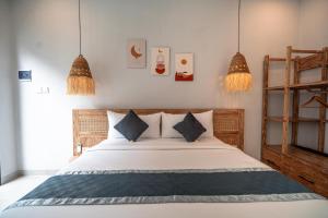 Postel nebo postele na pokoji v ubytování The Eight Villa & Rooms Bali - Seminyak