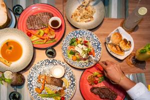 Nourriture dans l'hôtel ou à proximité