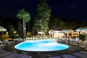 Bazén v ubytování Camping Village Flumendosa nebo v jeho okolí