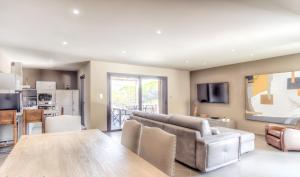 Kuchyňa alebo kuchynka v ubytovaní Appartement spacieux à Porto-Vecchio avec piscine partagéeB