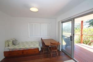 Ruang duduk di 63 Ocean Road, Brooms Head +12 gambar