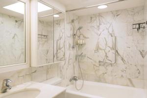 Vannituba majutusasutuses Holiday Inn Golden Mile by IHG