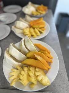 Makanan di atau berdekatan rumah tamu ini