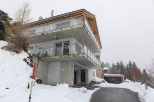 Tga Pilu a cozy and modern chalet on Savognin Ski Slopes with wonderful mountains view v zimě