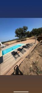 Πισίνα στο ή κοντά στο Villa Mawie