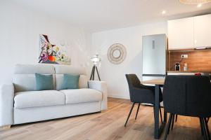 Kuchyň nebo kuchyňský kout v ubytování Duplex Échanges complices ,Frontière