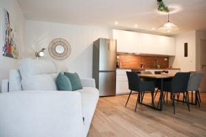 Kuchyň nebo kuchyňský kout v ubytování Duplex Échanges complices ,Frontière