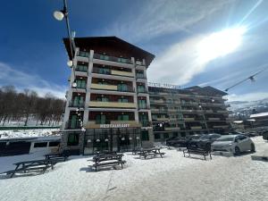 Gallery image of Bakuriani, crystal residence 405 room in Bakuriani +19 photos