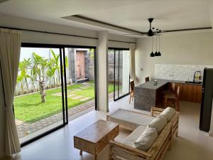 Χώρος καθιστικού στο Lipah Beach Private Villas +35 φωτογραφίες