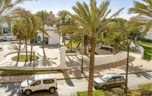 En have udenfor Beautiful Apartment In Roquetas De Mar