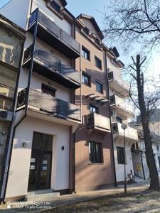 Το κτήριο όπου στεγάζεται  το διαμέρισμα