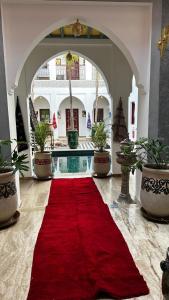 Bazén v ubytování Riad Arabic House & Spa nebo v jeho okolí