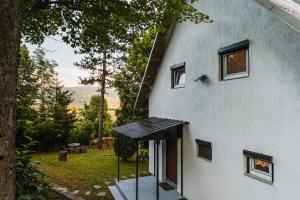 Příroda nedaleko prázdninového domu + 8 fotografií