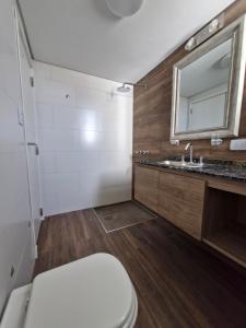 Koupelna v ubytování Brillante departamento