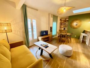 Posedenie v ubytovaní ''Rooftop'' Superbe T3 quartier haut avec Rooftop privé!