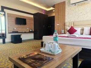 N B Sonar Bangla Hotel的休息区