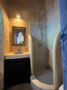 Ένα μπάνιο στο Riad Chameleon
