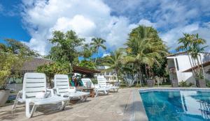 Bazén v ubytování Ramada by Wyndham Porto Seguro Praia nebo v jeho okolí