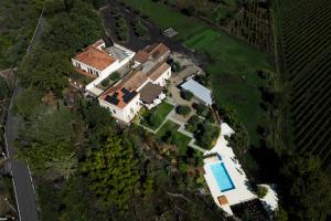 Bazén v ubytovaní B&B Donna Cinzia alebo v jeho blízkosti