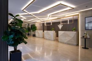 sala konferencyjna z doniczką w holu w obiekcie Hotel Bristol 4 Sup w mieście Benidorm +37 zdjęć