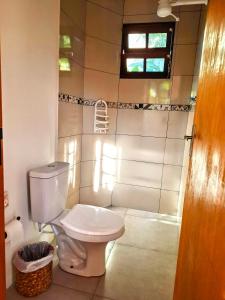 Ένα μπάνιο στο Falanga Suítes 1