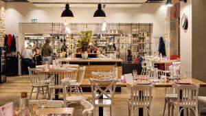 Restaurace v ubytování Le Comptoir du Voyageur
