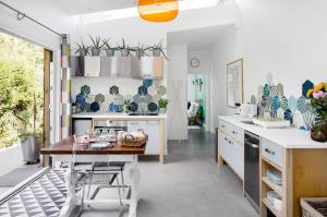 Η κουζίνα ή μικρή κουζίνα στο The Potting Shed Ashburton +19 φωτογραφίες