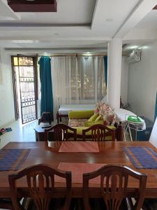 Khu vực ghế ngồi tại Calitwapa Studios Mtwapa