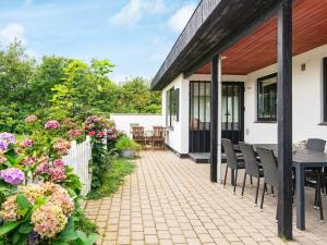 Zahrada ubytování 8 person holiday home in Struer-By Traum