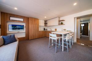 Dapur atau dapur kecil di Arena Stoja Camping Homes
