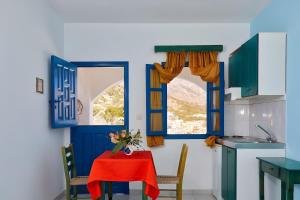Kuchyň nebo kuchyňský kout v ubytování Hotel Glaros Karpathos
