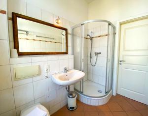 Ένα μπάνιο στο 'Kaiserliche' Wohnung mit 3 SZ, 2 Bädern und Whirlwanne +28 φωτογραφίες