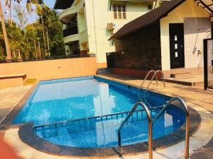 Bazén v ubytování Luxe Rivage Suites nebo v jeho okolí