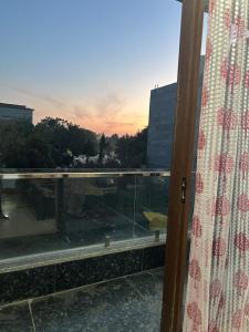 Východ nebo západ slunce při pohledu z apartmánu nebo okolí