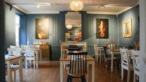 Clos Saint Martin餐厅或其他用餐的地方