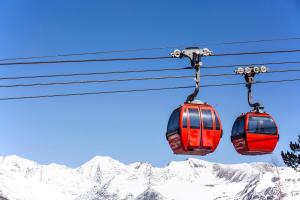 Hotel Màgic La Massana að vetri til