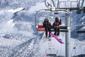 Hotel Màgic La Massana að vetri til