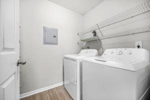 Postel nebo postele na pokoji v ubytování Lux 3BR, Prime Location Near UGA & Downtown Athens