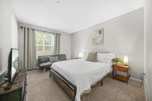 Postel nebo postele na pokoji v ubytování Lux 3BR, Prime Location Near UGA & Downtown Athens