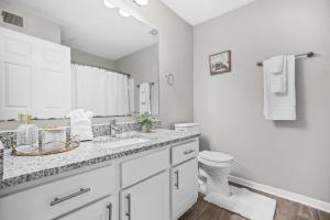 Koupelna v ubytování Lux 3BR, Prime Location Near UGA & Downtown Athens
