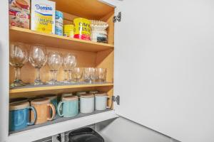 Kuchyň nebo kuchyňský kout v ubytování Lux 3BR, Prime Location Near UGA & Downtown Athens