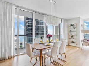 Zdjęcie z galerii obiektu Brickell by Miami Vacation Rentals w Miami