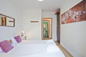 Posteľ alebo postele v izbe v ubytovaní Beautiful apartment in Las Ramblas Barcelona 6pax